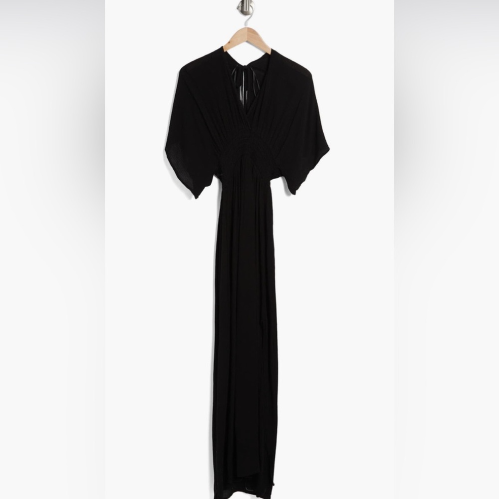 Elegant Black flowing maxi dress made of a lightweight gauze fabric